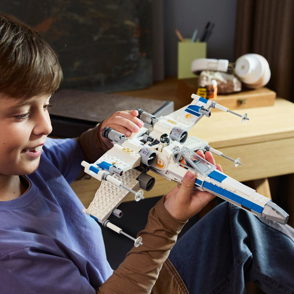 Lego Star Wars 75460 New Republic X-Wing Starfighter Set
