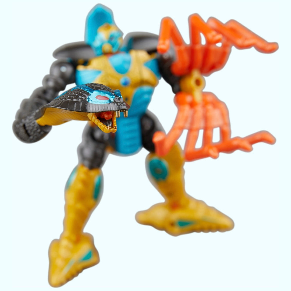 Transformers Age Of The Primes Deluxe Class
Quickstrike Action Figure