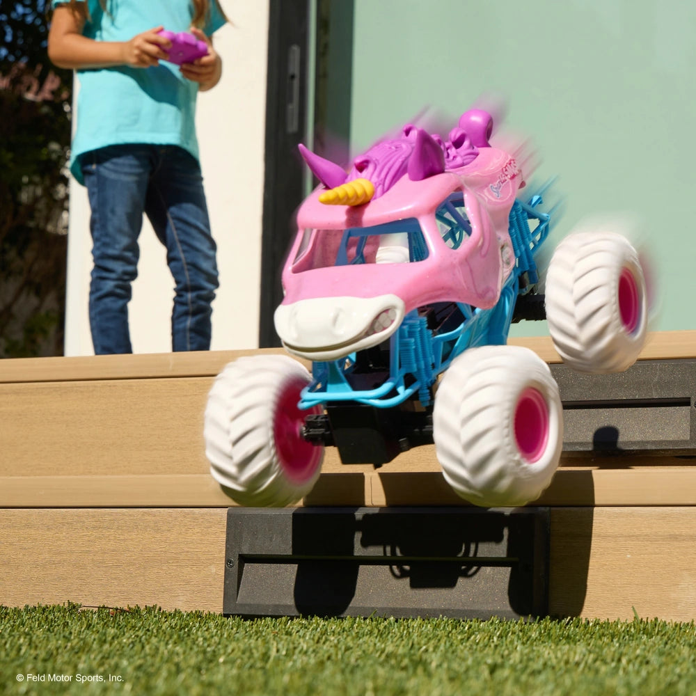 Monster Jam 1:15 Remote Control Sparkle Smash Monster Truck