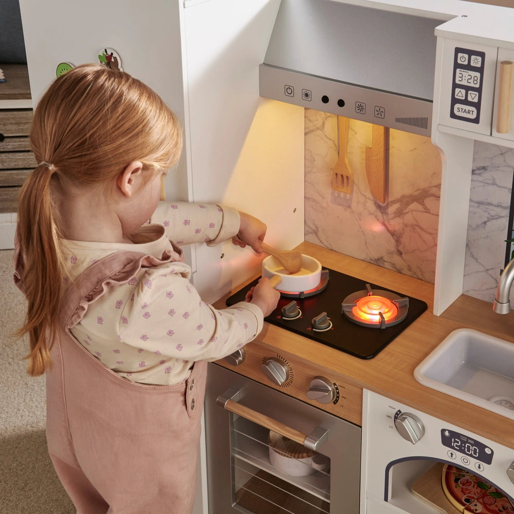 Kitchen Corner Signature Wooden Kitchen With Pizza Oven