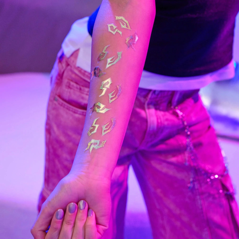 Cool Maker Kpop Demon Hunters Shimmer Foil Tattoo Studio Set