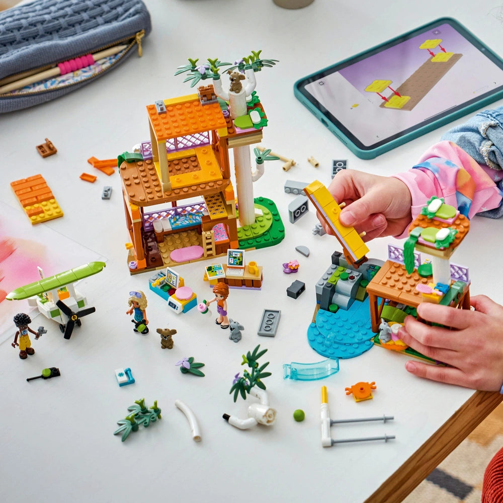 Lego Friends 42701 Koala Habitat & Care Centre Set