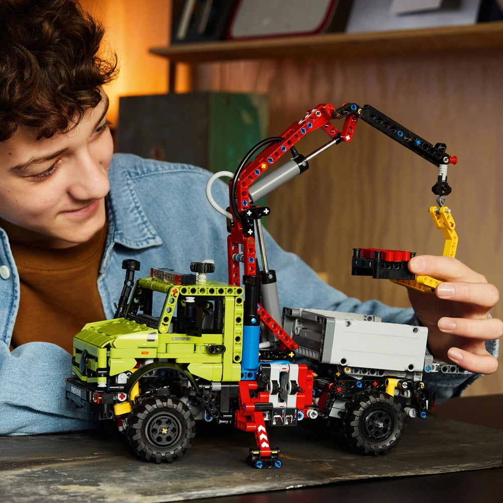 Lego Technic 42242 Mercedes-Benz Unimog U 5023 With Crane Set