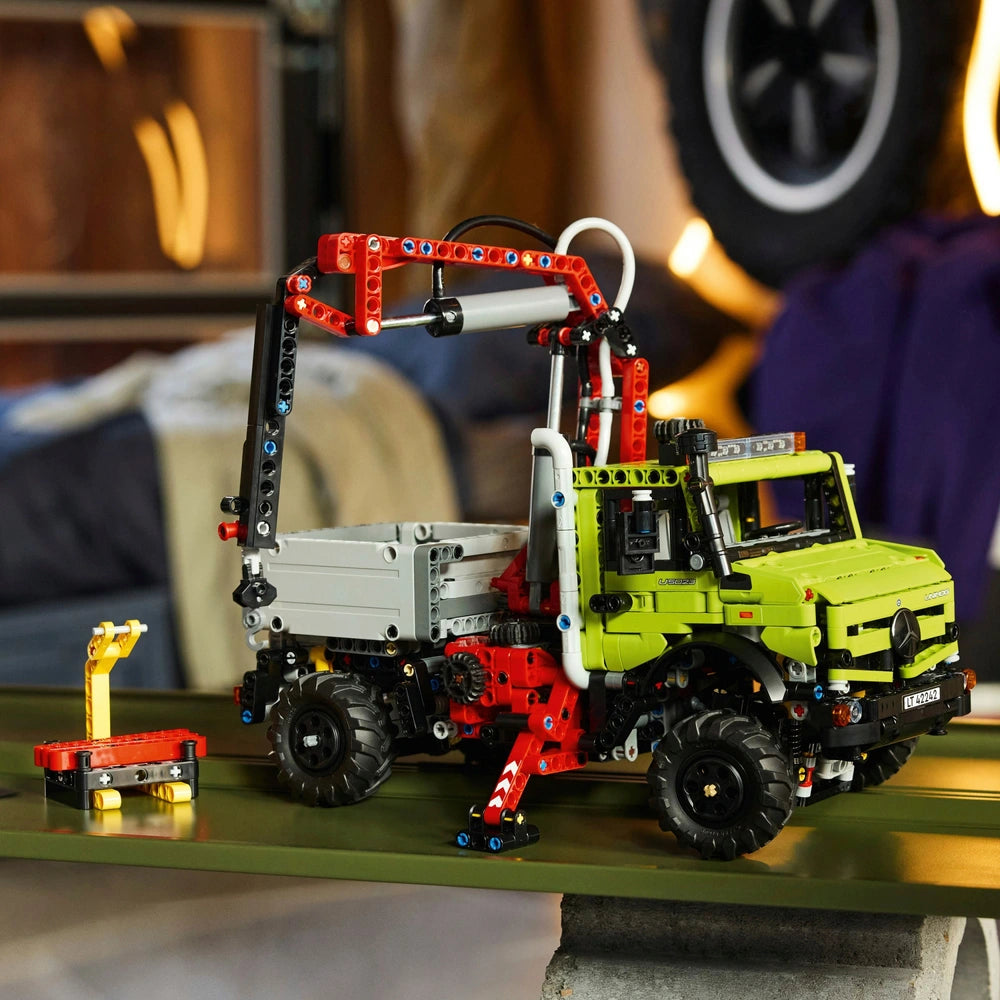 Lego Technic 42242 Mercedes-Benz Unimog U 5023 With Crane Set