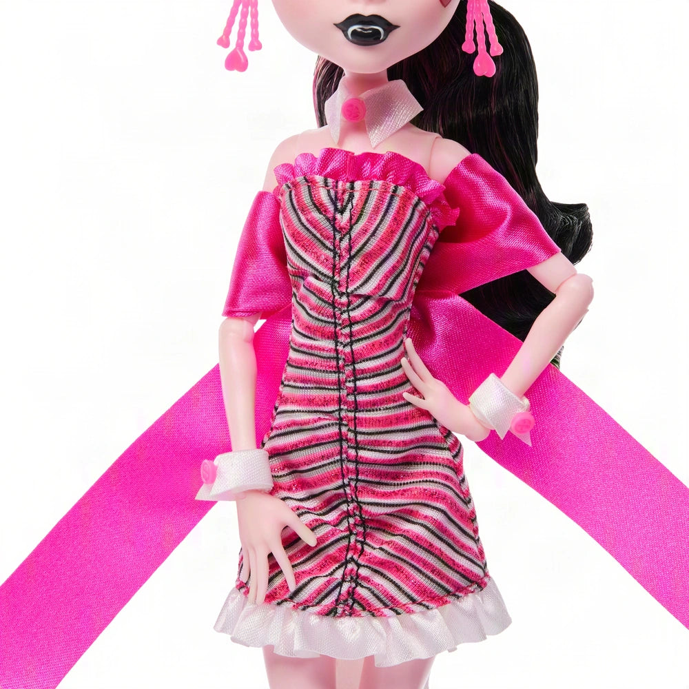 Monster High Dawn Of The Dance Draculaura Reproduction Doll