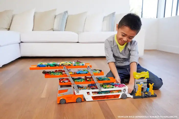 Mattel Hot Wheels  Mega Hauler Truck