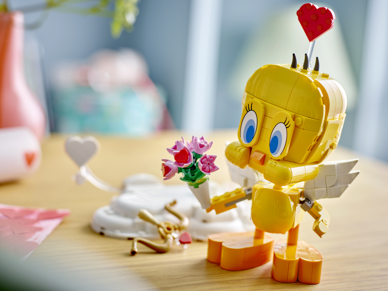 Lego® Looney Tunes™ Sweetheart Tweety Bird Figure 40824