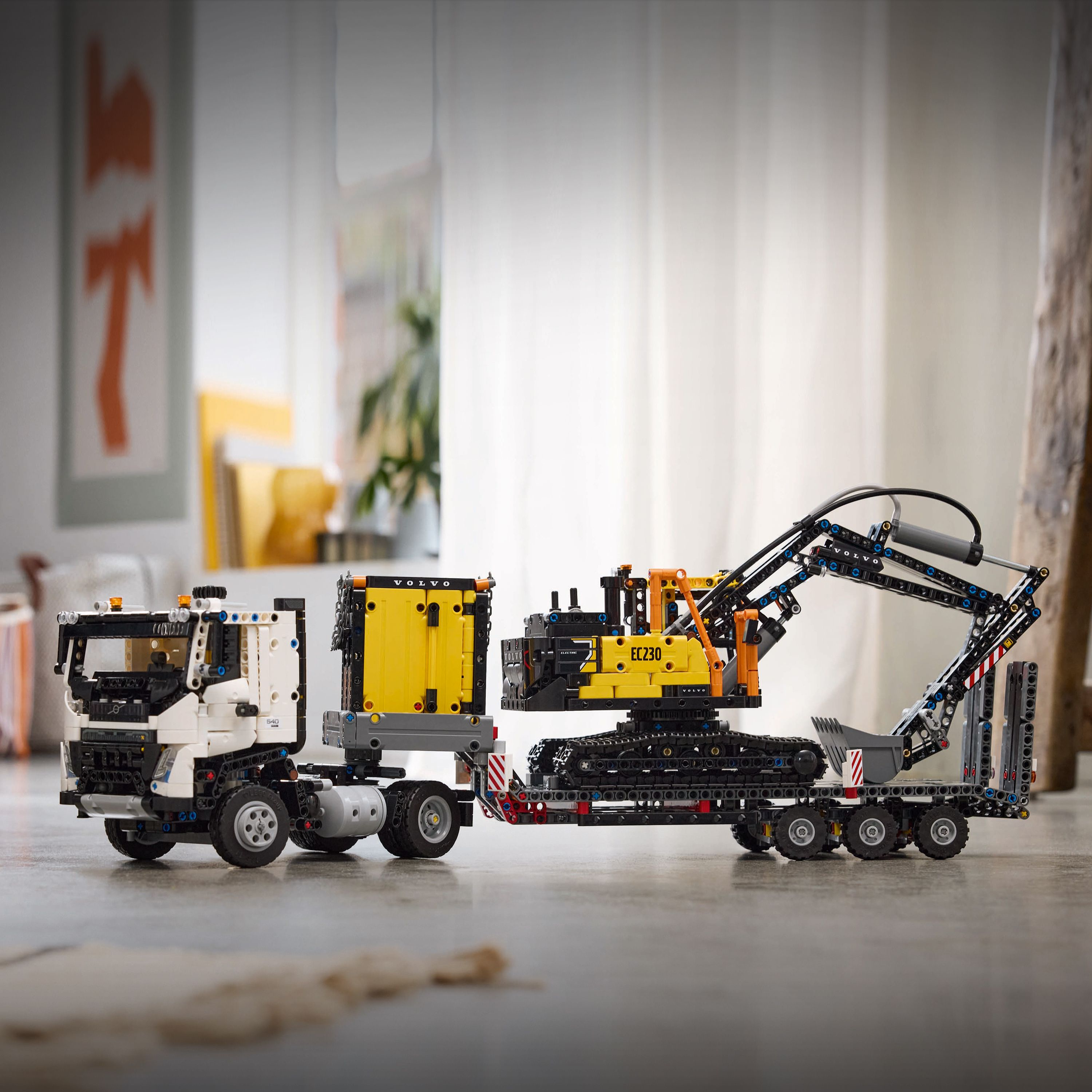 Lego® Technic Volvo Fmx Truck & Ec230 Electric Excavator 42175
