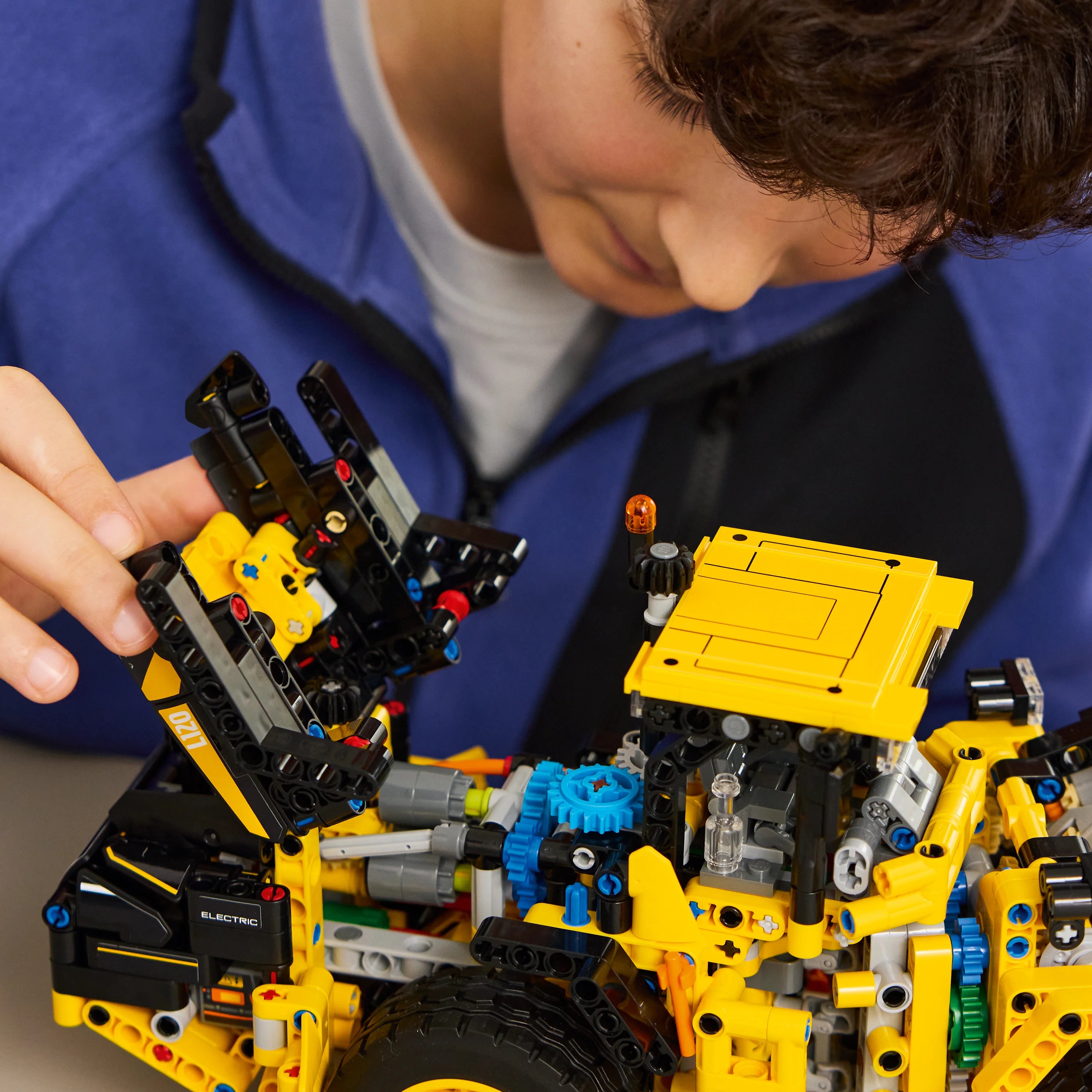 Lego® Technic Volvo L120 Electric Wheel Loader Construction Toy 42209