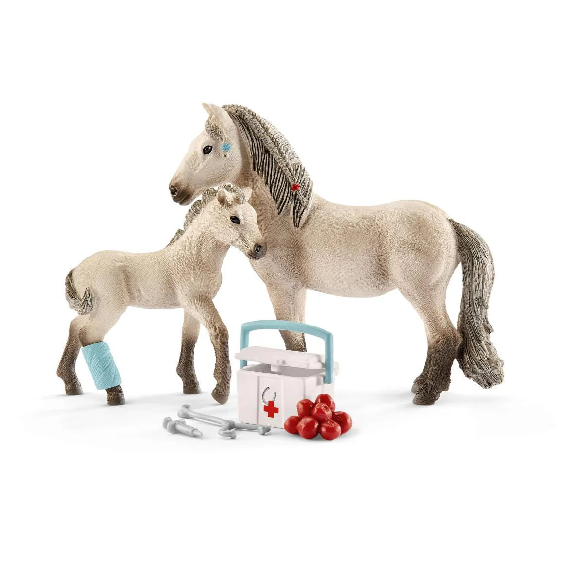 Schleich Horse Club Hannah’s First-Aid Kit
42430
