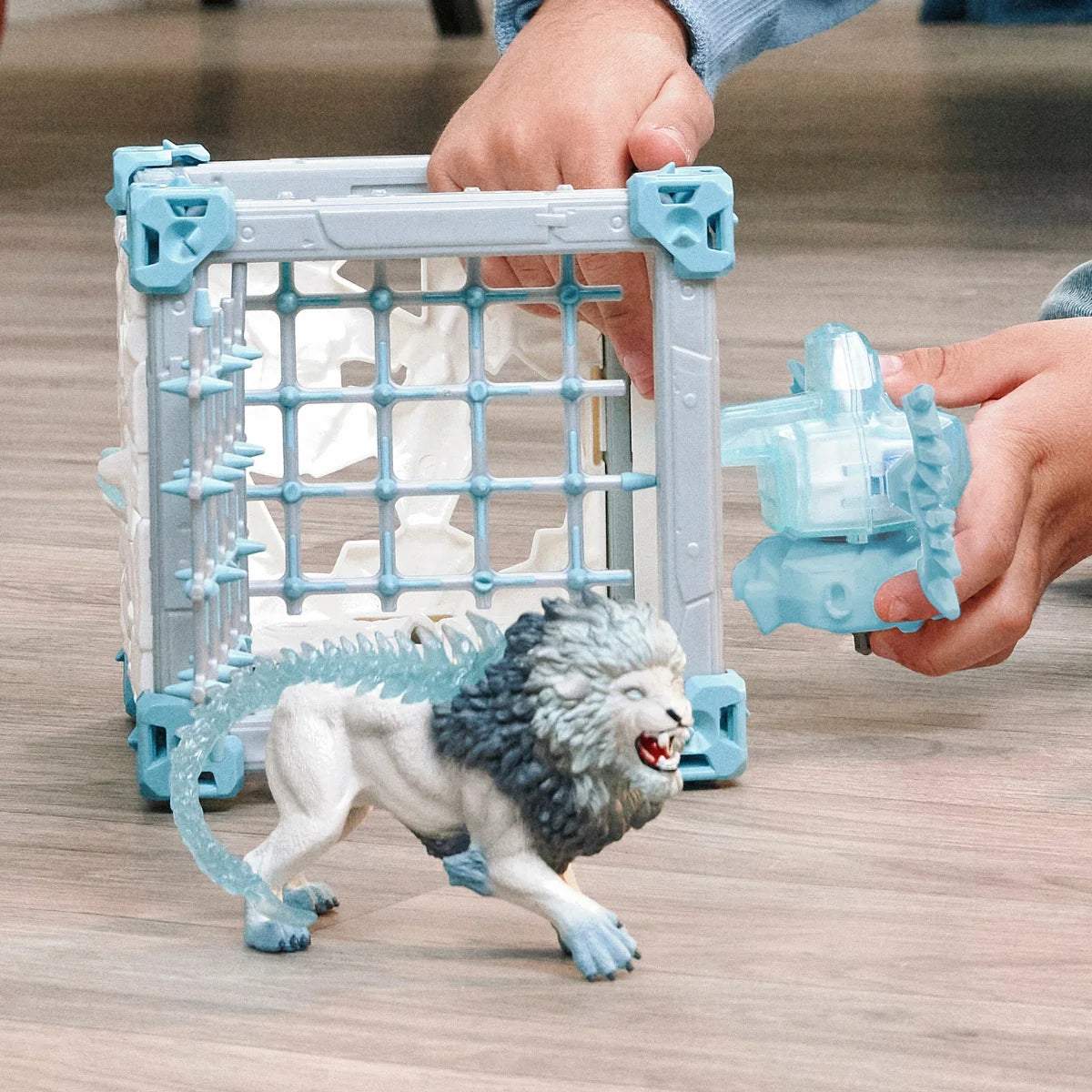 Schleich Eldrador Battlecave Ice Lion