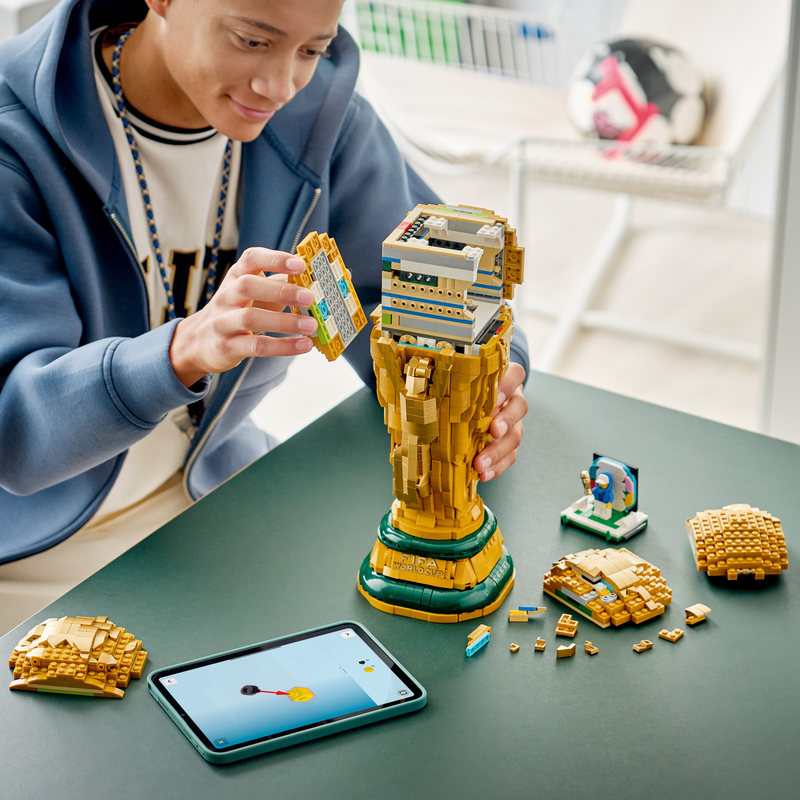 Lego Editions Fifa World Cup Official Trophy 43020