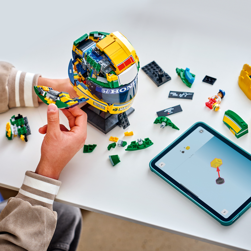 Lego Editions Ayrton Senna Helmet 43024