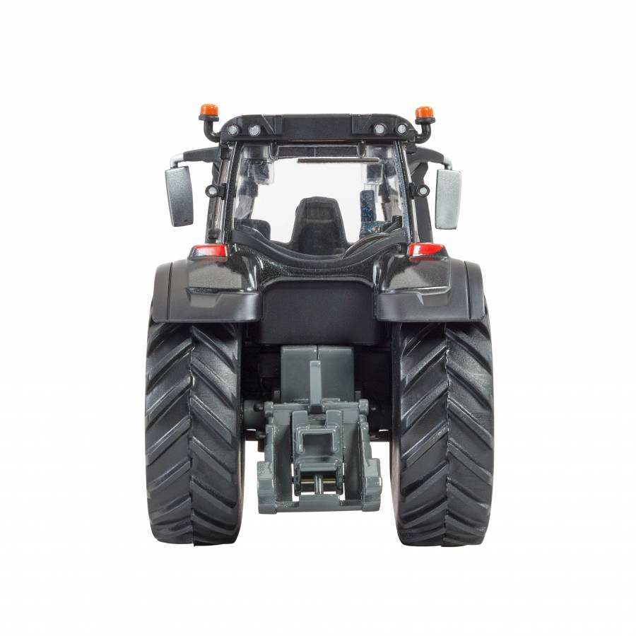 Britains Valtra Q305