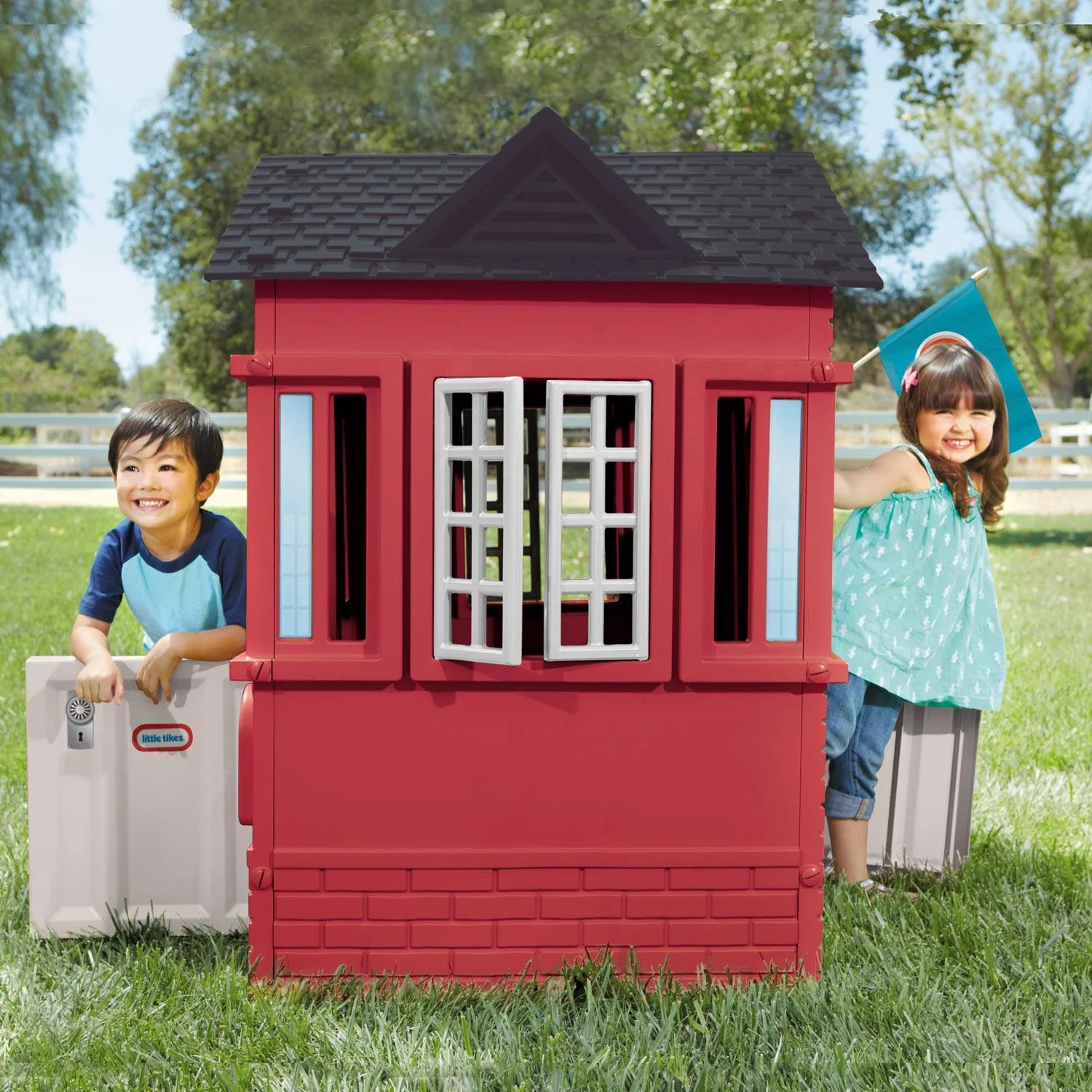 Little Tikes Cape Cottage Playhouse™ - Red