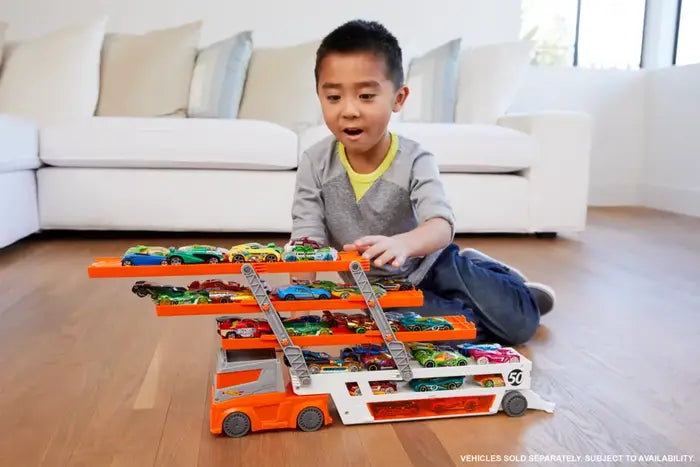 Mattel Hot Wheels  Mega Hauler Truck