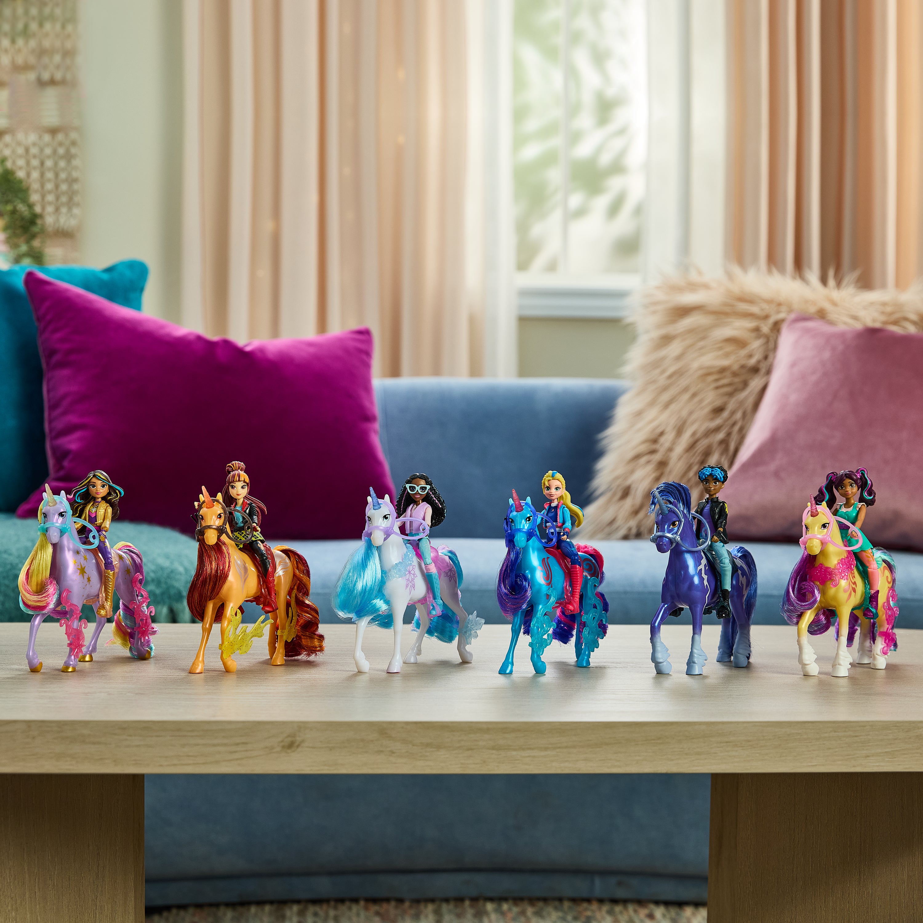 Unicorn Academy Ava & Leaf Power Of Friendship Set With Translucent Saddle And 2 Power Accessories