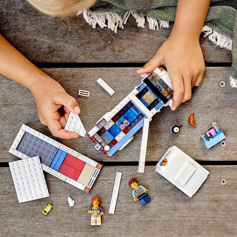 Lego 60283 City Holiday Camper Van