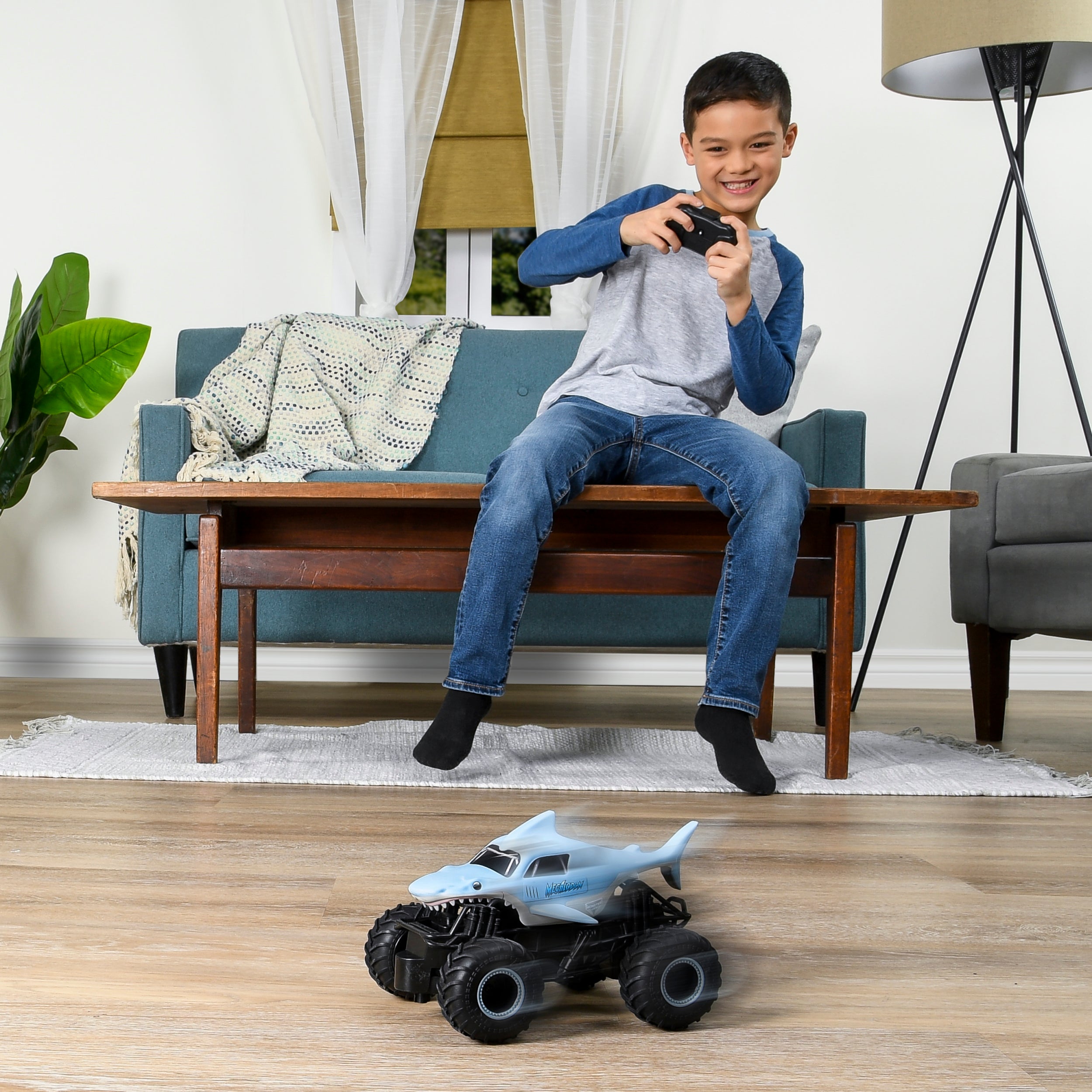 Monster Jam - Official Megalodon Remote Control Monster Truck