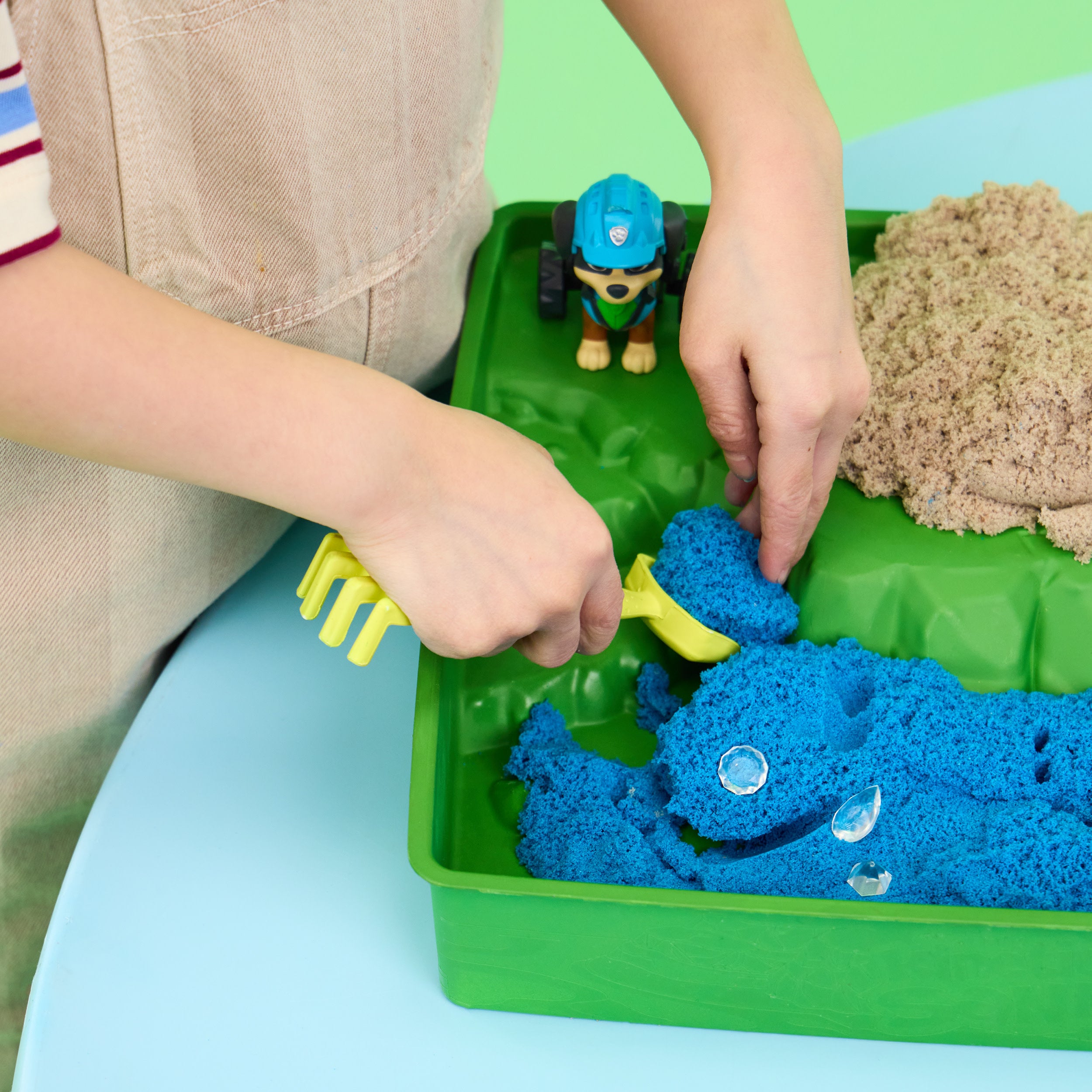 Kinetic Sand, Paw Patrol: The Dino Movie Gem Hunt Rescue Playset With Rex And Dinosaur Action Figures And 453 G Of Mouldable Play Sand