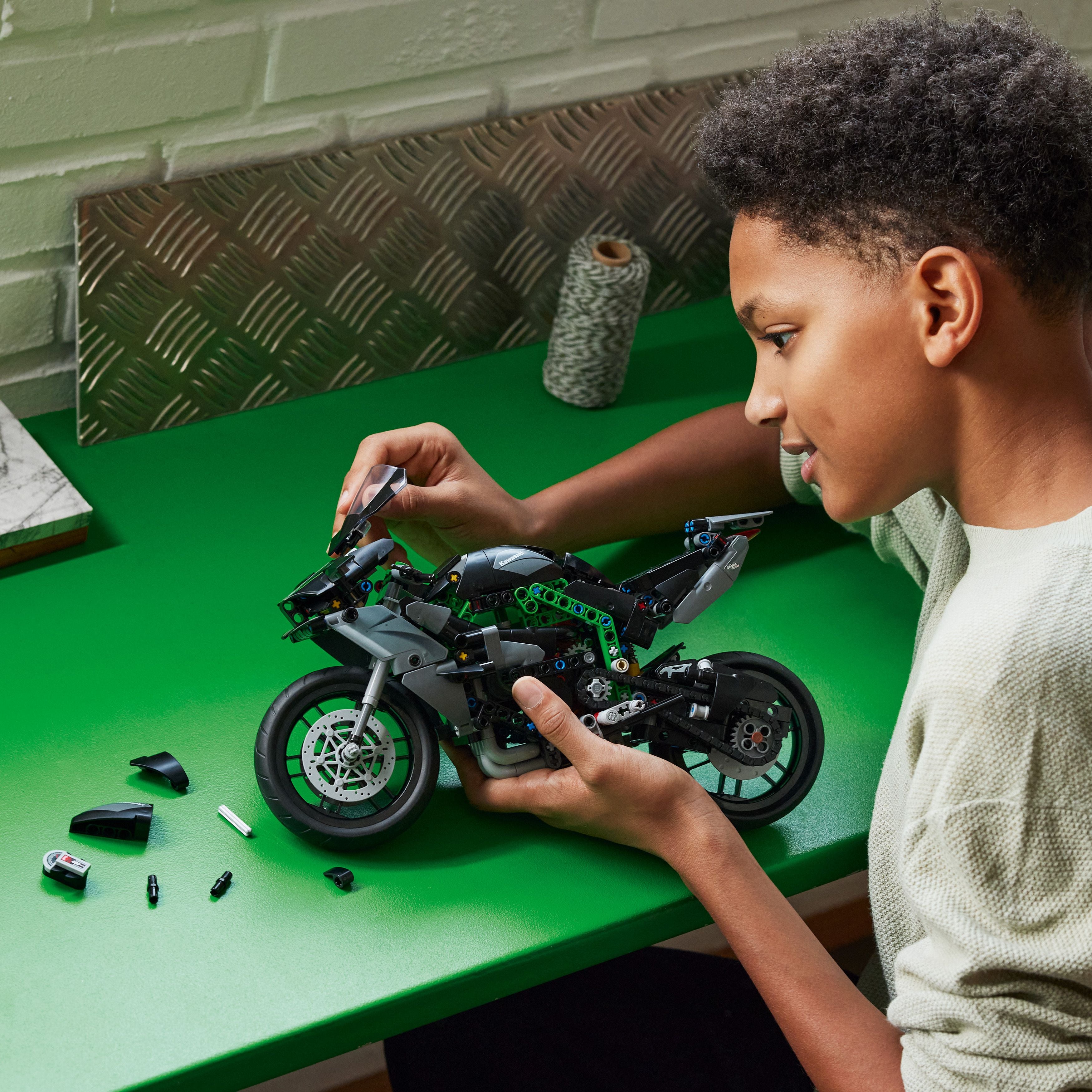 Lego® Technic Kawasaki Ninja H2R Motorcycle Set 42170