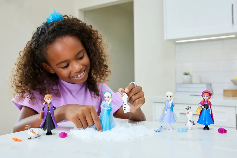 Disney Frozen Snow Colour Reveal Doll Assortment