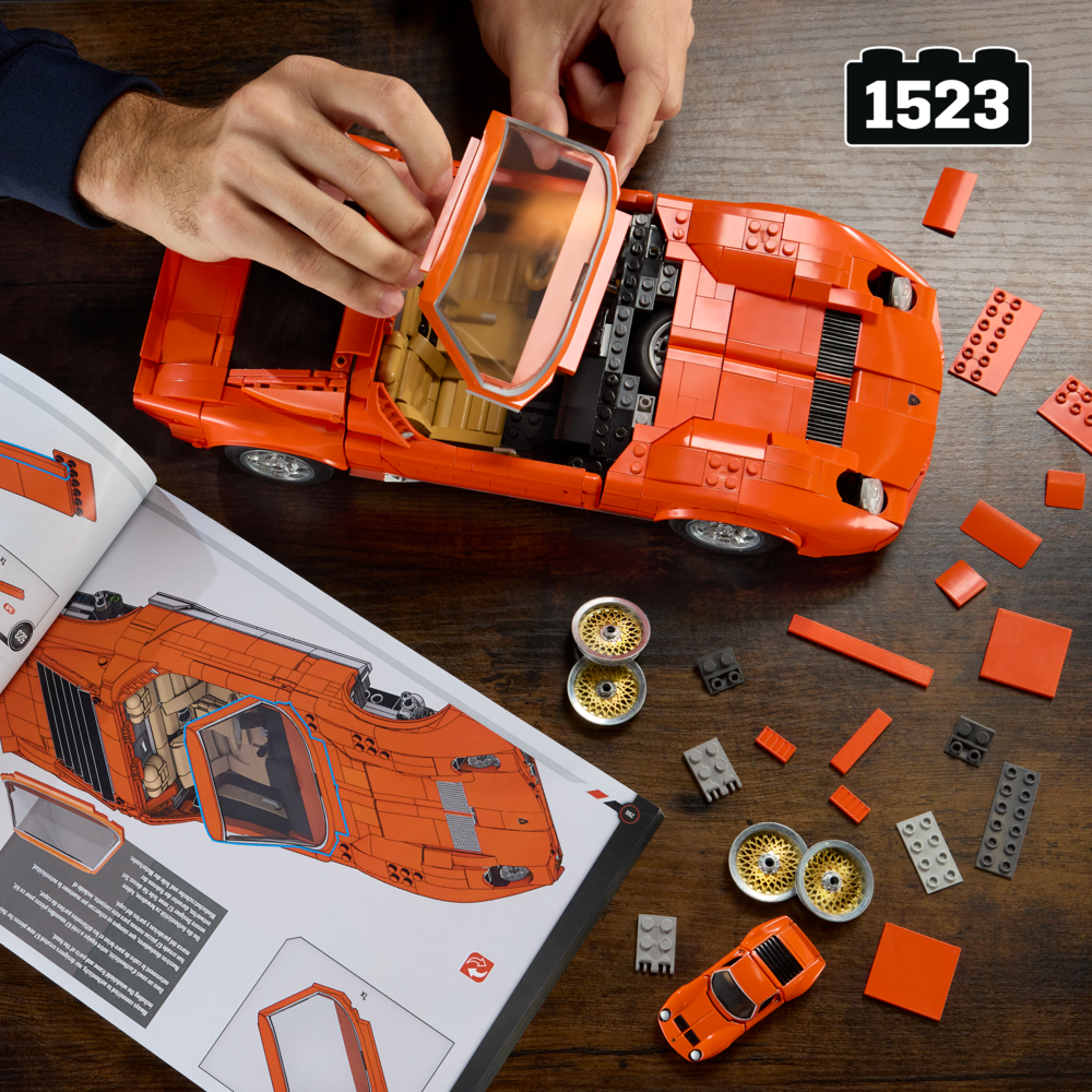 Mattel Brick Shop Hot Wheels Premium Series '71 Lamborghini Miura P400 Sv Building Set