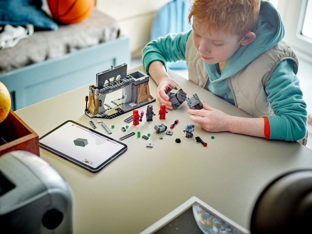 Lego® Star Wars™ Paz Vizsla™ And Moff Gideon™ Battle 75386