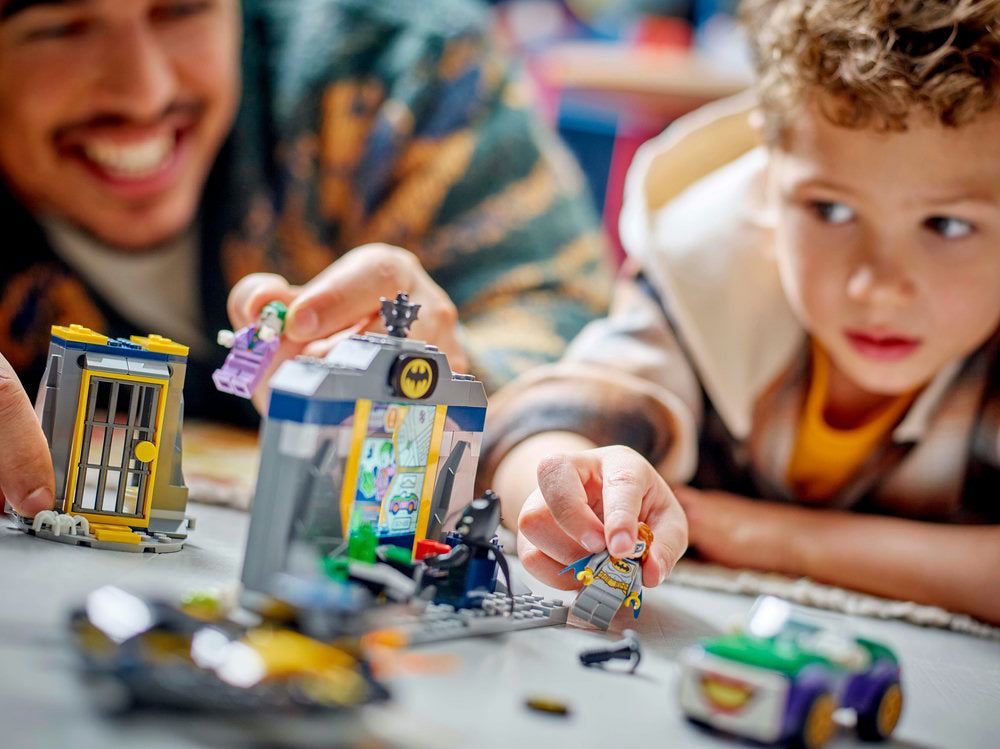 Lego® Dc Batman™ The Batcave™ With Batman, Batgirl™ & The Joker™ 76272