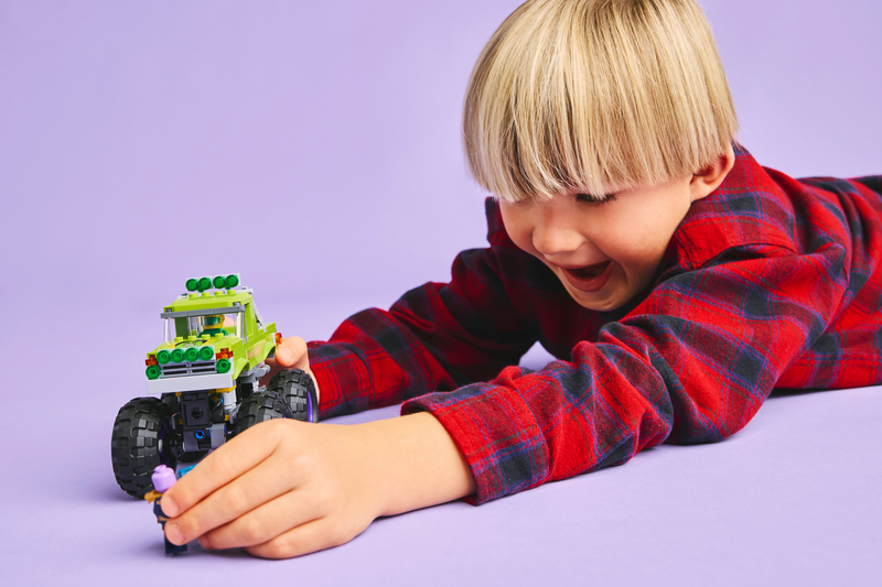 Lego Marvel The Hulk Truck Vs. Thanos Set 76312