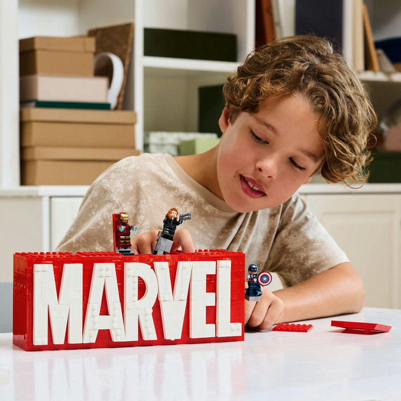 Lego® Marvel: Marvel Logo & Minifigures 76313