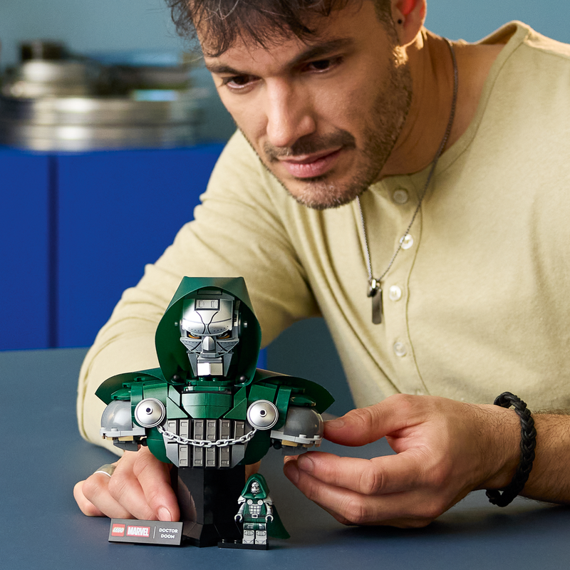 Lego Marvel Doctor Doom Bust Building Set 76345