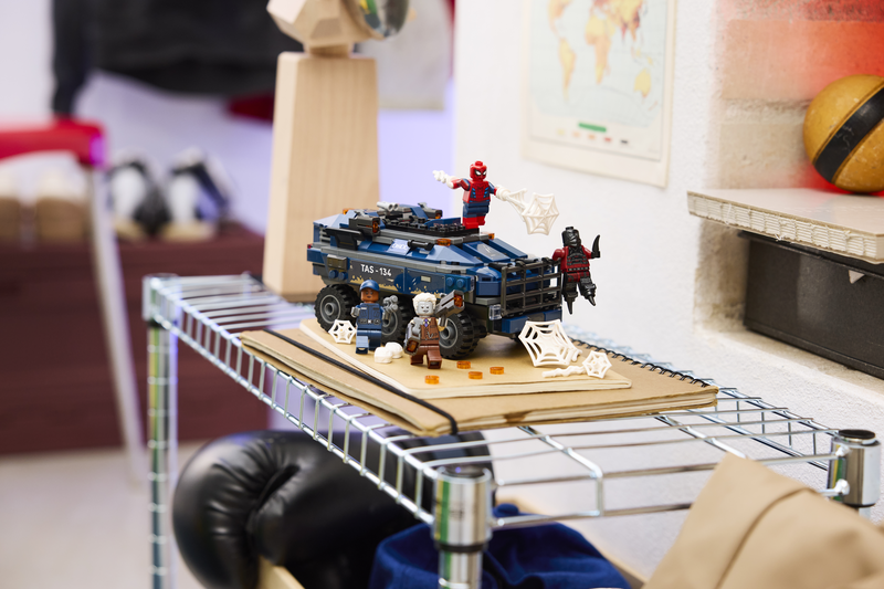 Lego | Marvel Spider-Man Prison Transport Chase 76349