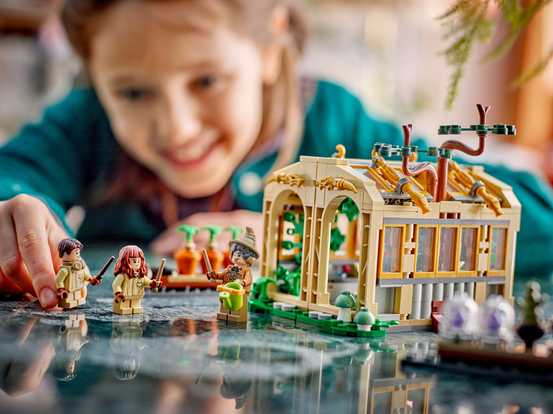 Lego® Harry Potter™ Hogwarts™ Castle: Herbology Class, Wizard Gift 76445