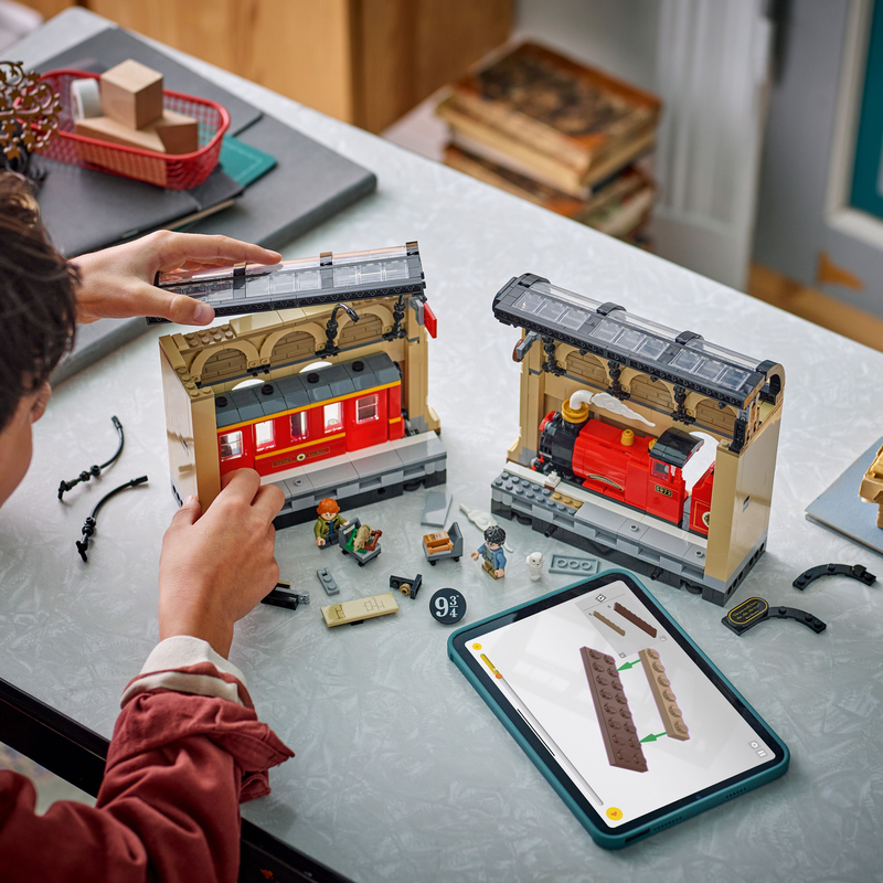 Lego Harry Potter Book Nook: Hogwarts Express 76450