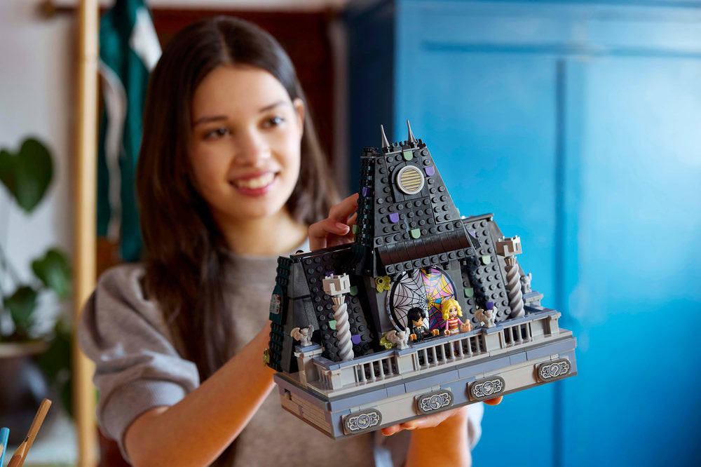 Lego® Wednesday: Wednesday & Enid’s Dorm Room Gift Set 76781