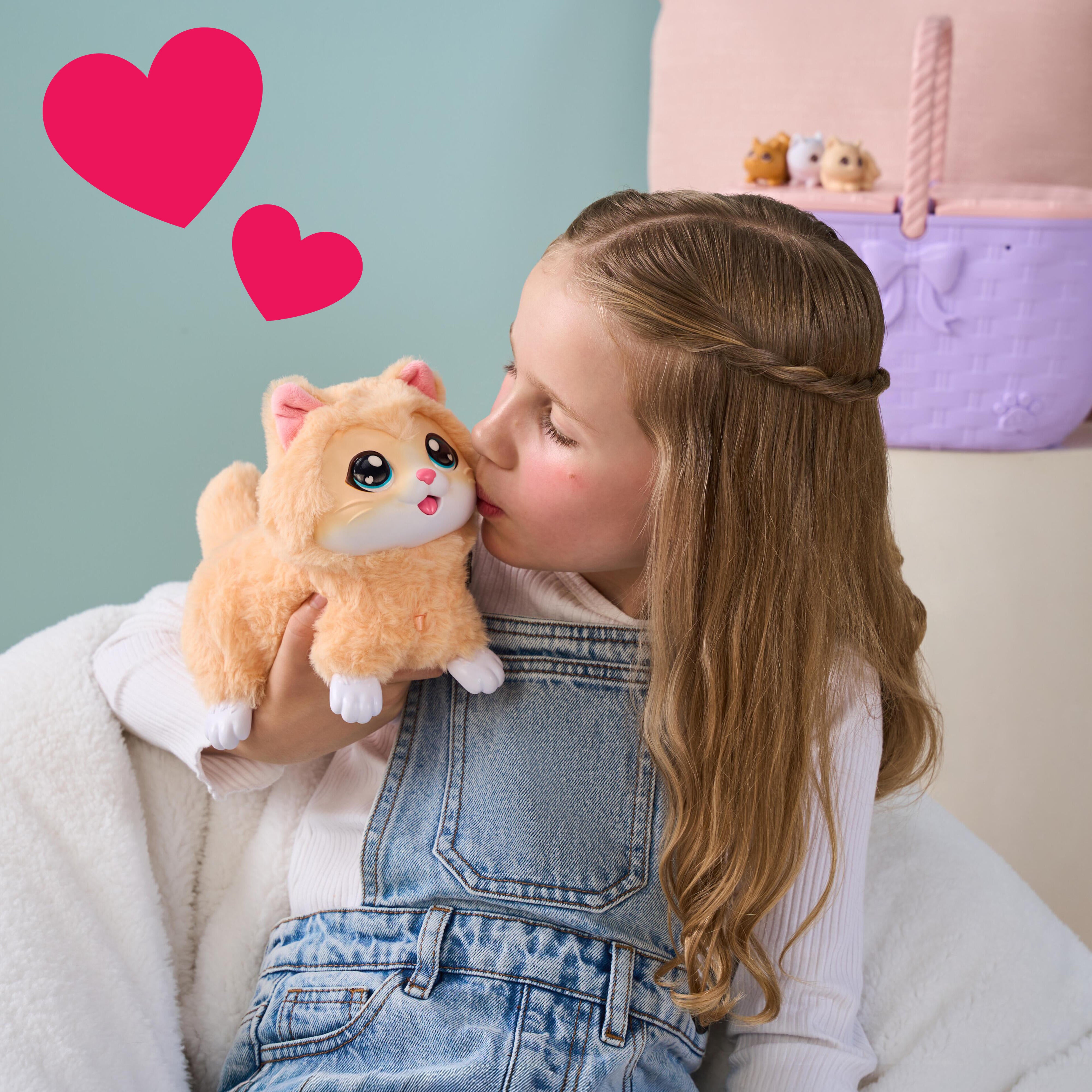Little Live Pets Mama Surprise Kittens Playset