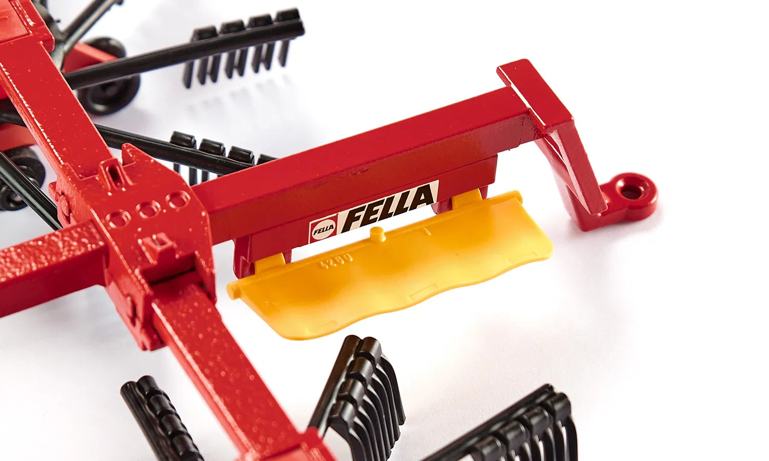 Siku 1:32 Fella Whirl Rake 2451