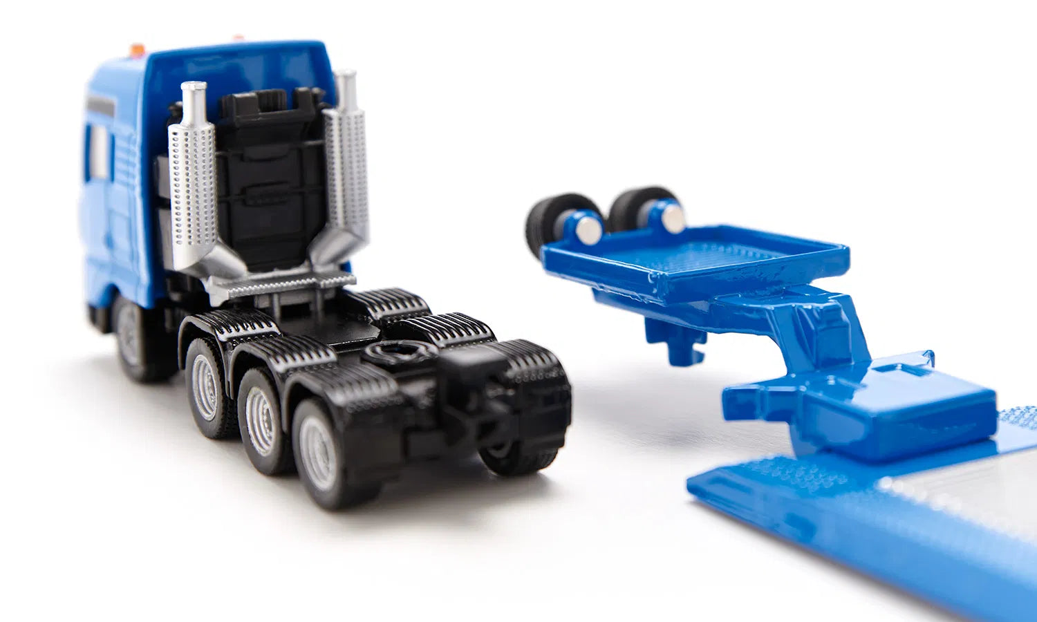 Siku 1:87 Man Heavy Haulage Transporter With Liebherr Excavator