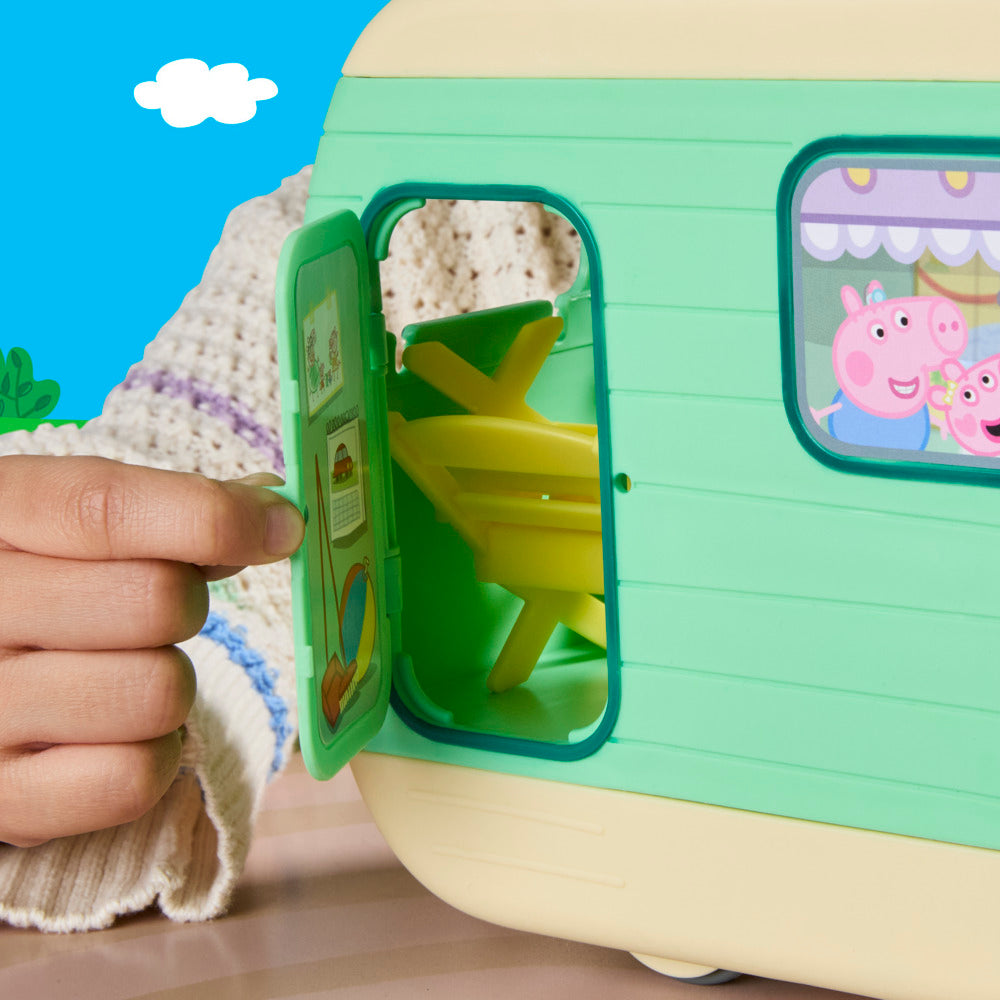 Peppa Pig Three Little Piggies Caravan Playset With 3 Figures