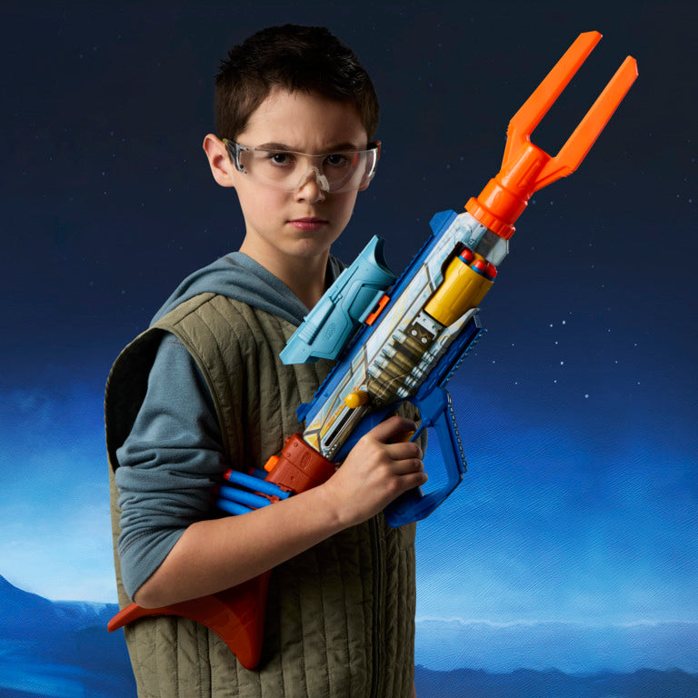 Nerf Star Wars The Mandalorian Blaster, 3 Attachments, 12 Nerf Elite Darts