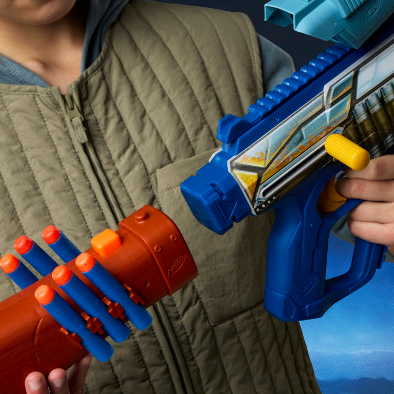Nerf Star Wars The Mandalorian Blaster, 3 Attachments, 12 Nerf Elite Darts