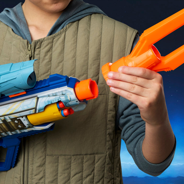 Nerf Star Wars The Mandalorian Blaster, 3 Attachments, 12 Nerf Elite Darts