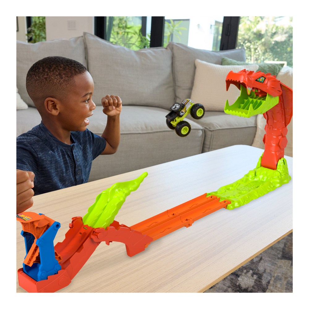 Hot Wheels Monster Trucks Snake Slam Takedown Playset