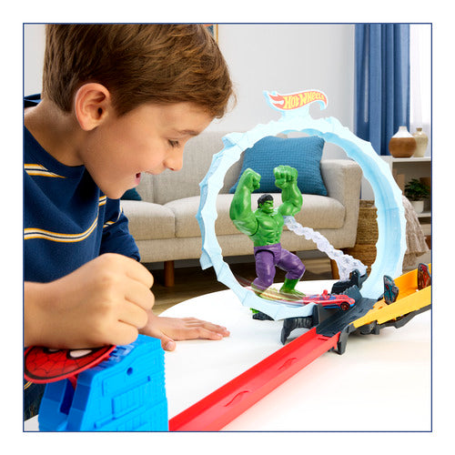 Hot Wheels Superstar Speeders Spider-Man & Hulk Smash Down Track Set