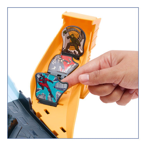 Hot Wheels Superstar Speeders Spider-Man & Hulk Smash Down Track Set
