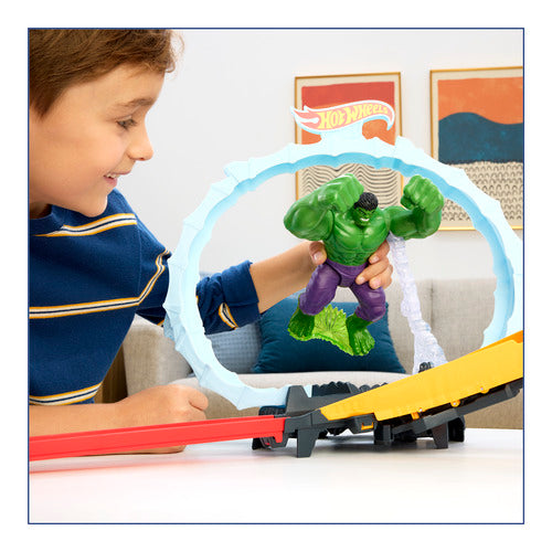Hot Wheels Superstar Speeders Spider-Man & Hulk Smash Down Track Set
