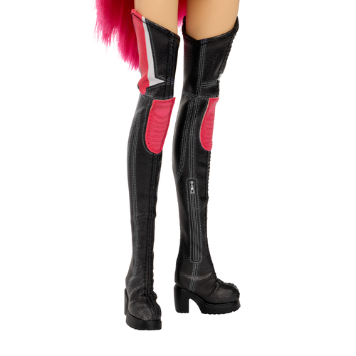 Netflix Kpop Demon Hunters Fashion Doll 'How It's Done' Huntr/X Mira