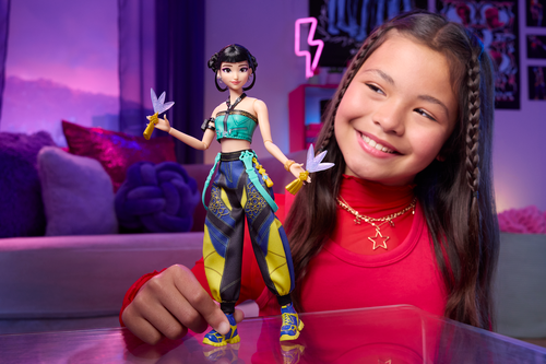 Netflix Kpop Demon Hunters Fashion Doll 'How It's Done' Huntr/X Zoey