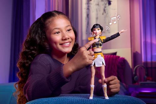 Netflix Kpop Demon Hunters Singing Fashion Doll 'Golden' Huntr/X Zoey